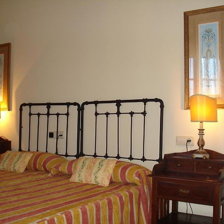 Pazo A Capitana Bed & Breakfast กัมบาโดส ภายนอก รูปภาพ
